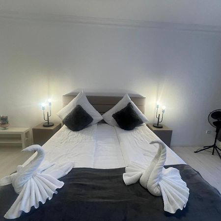 Central Shared Apartment, Friesenplatz โคโลญ ภายนอก รูปภาพ