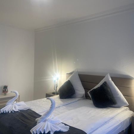 Central Shared Apartment, Friesenplatz โคโลญ ภายนอก รูปภาพ