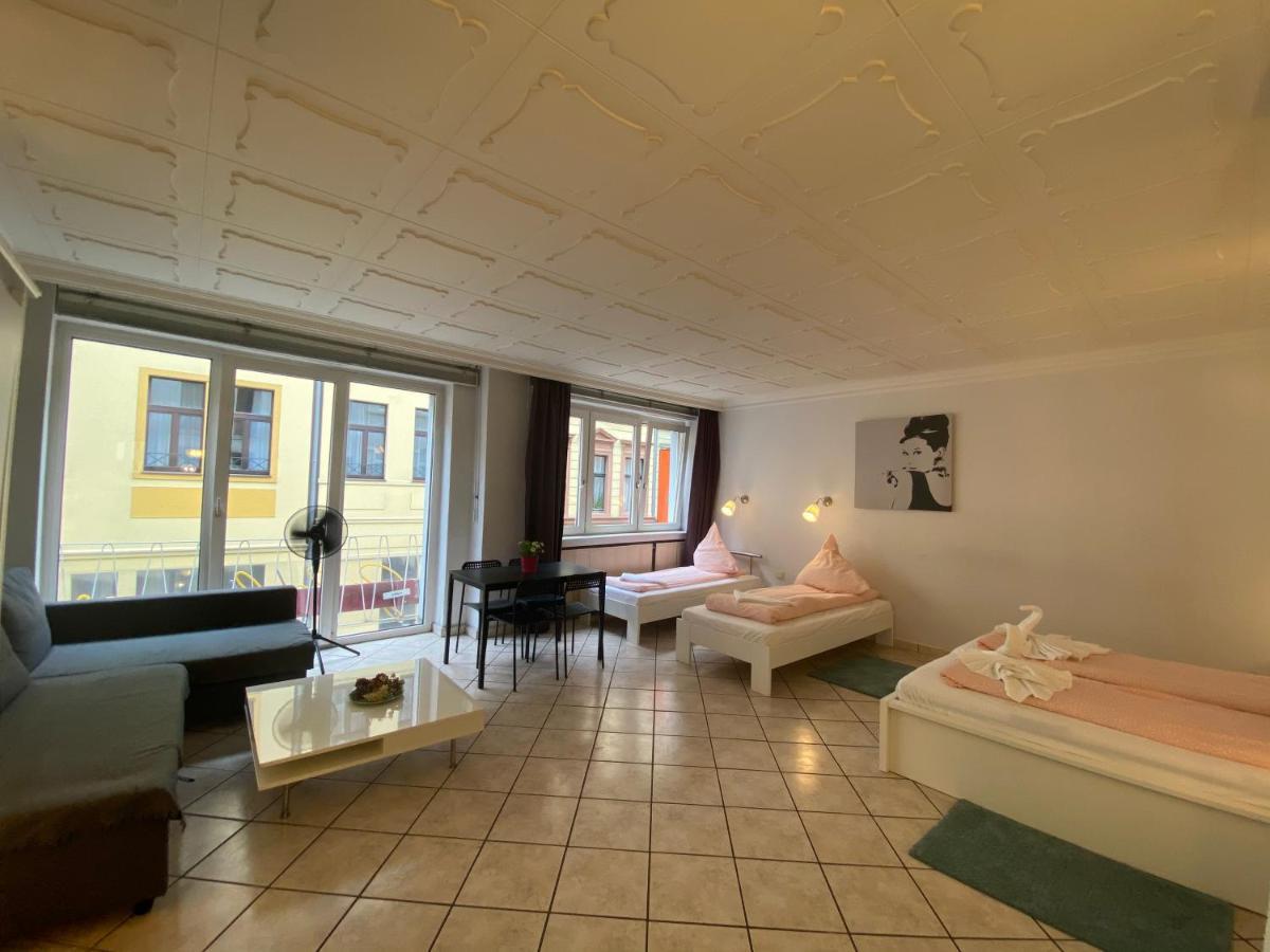 Central Shared Apartment, Friesenplatz โคโลญ ภายนอก รูปภาพ