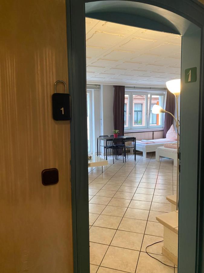 Central Shared Apartment, Friesenplatz โคโลญ ภายนอก รูปภาพ