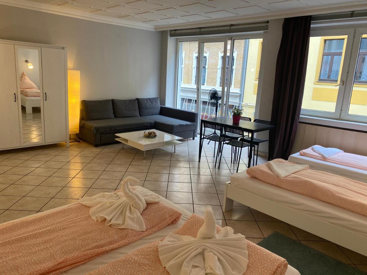 Central Shared Apartment, Friesenplatz โคโลญ ภายนอก รูปภาพ