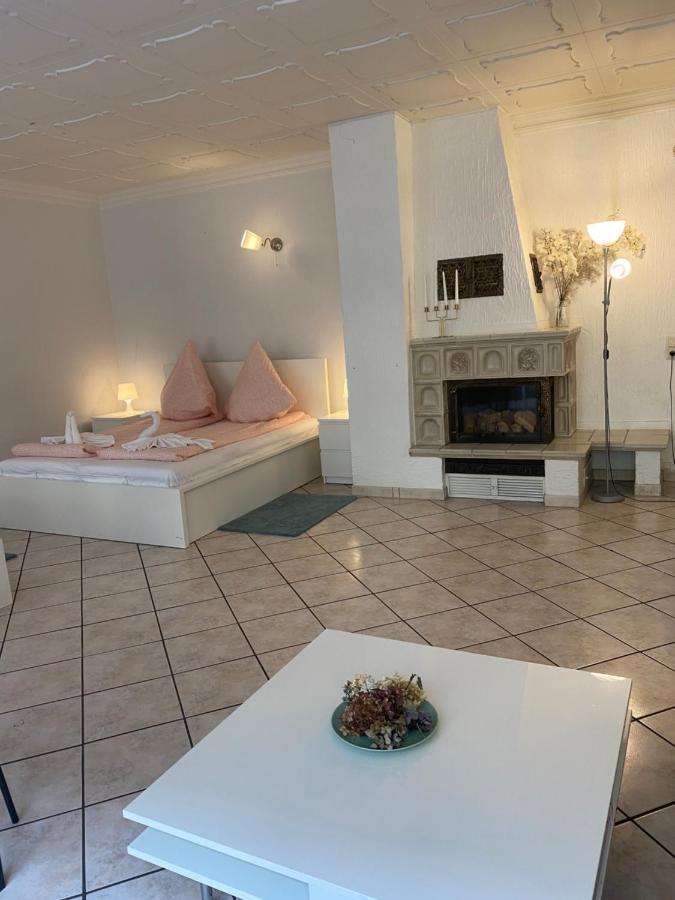 Central Shared Apartment, Friesenplatz โคโลญ ภายนอก รูปภาพ