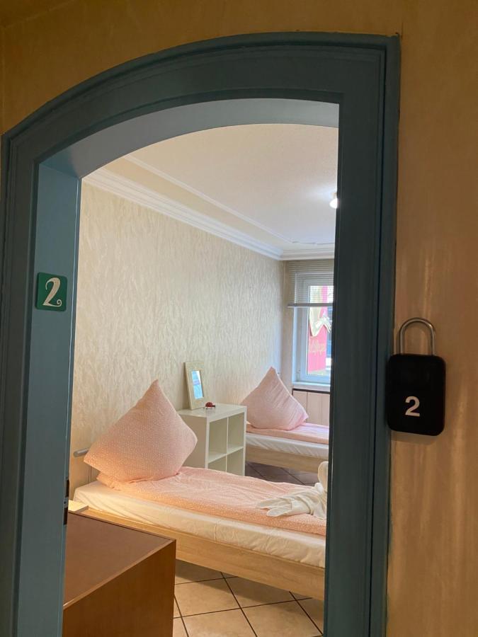 Central Shared Apartment, Friesenplatz โคโลญ ภายนอก รูปภาพ