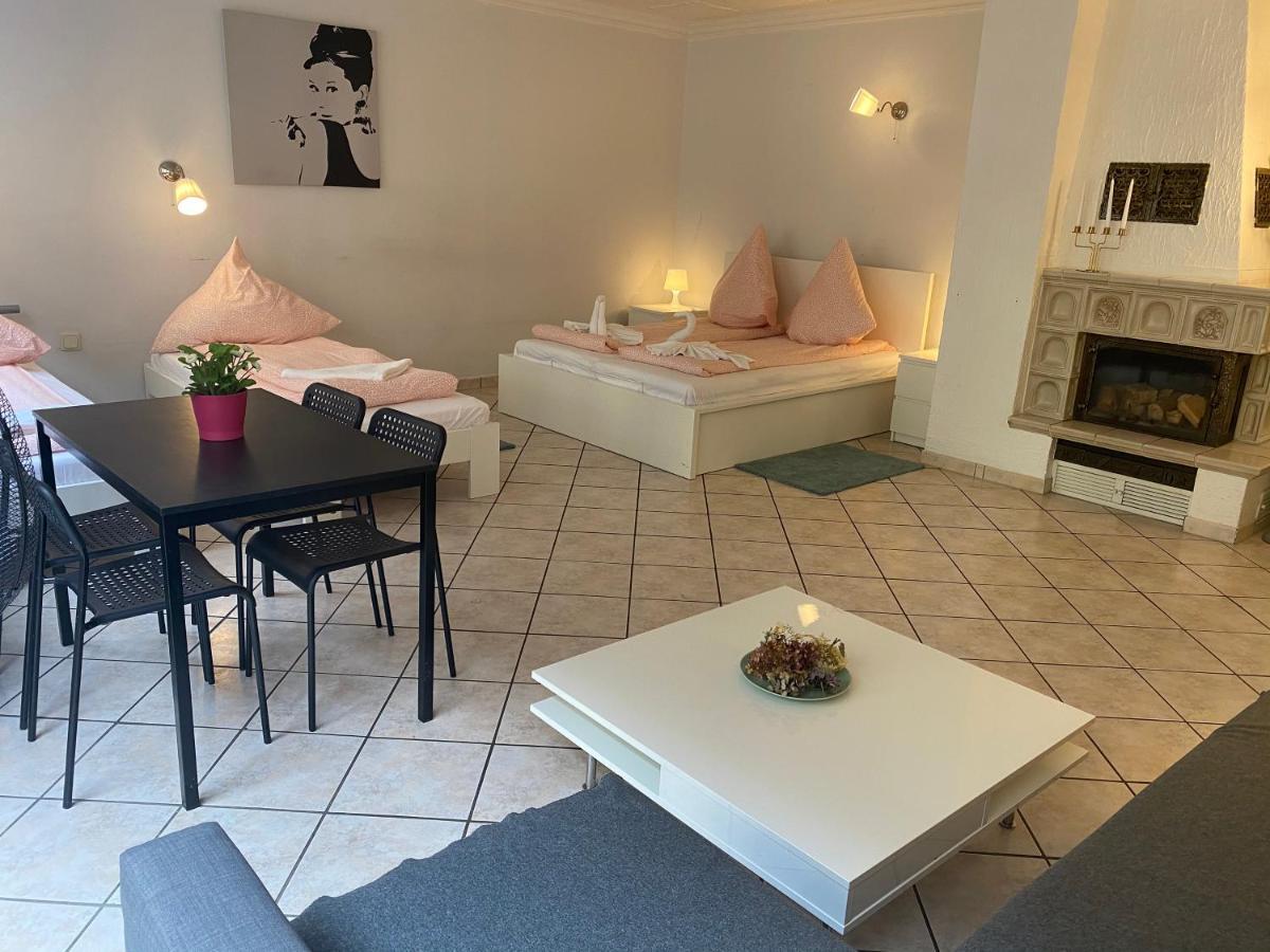 Central Shared Apartment, Friesenplatz โคโลญ ภายนอก รูปภาพ