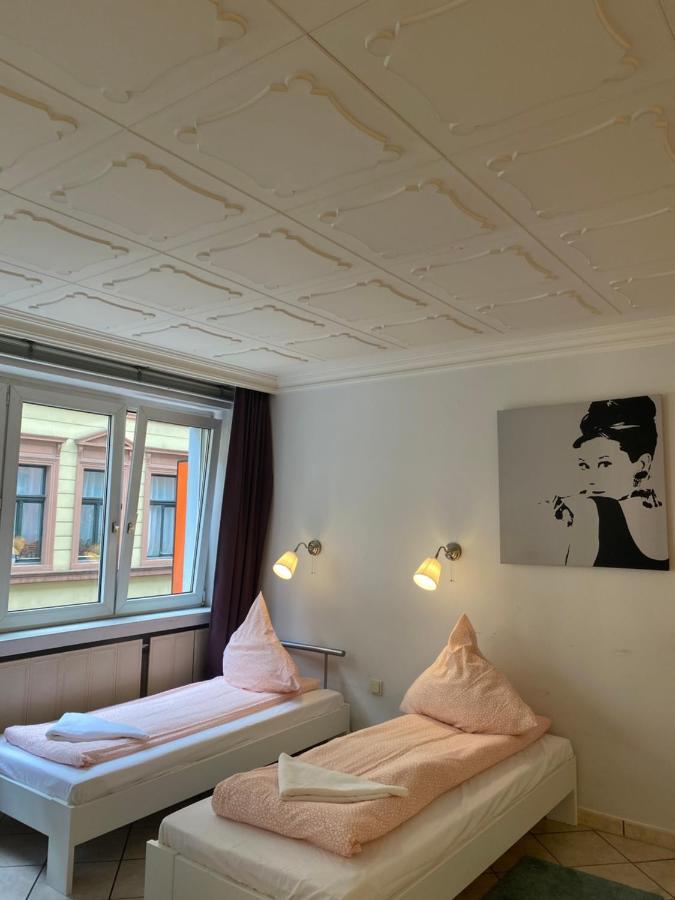 Central Shared Apartment, Friesenplatz โคโลญ ภายนอก รูปภาพ