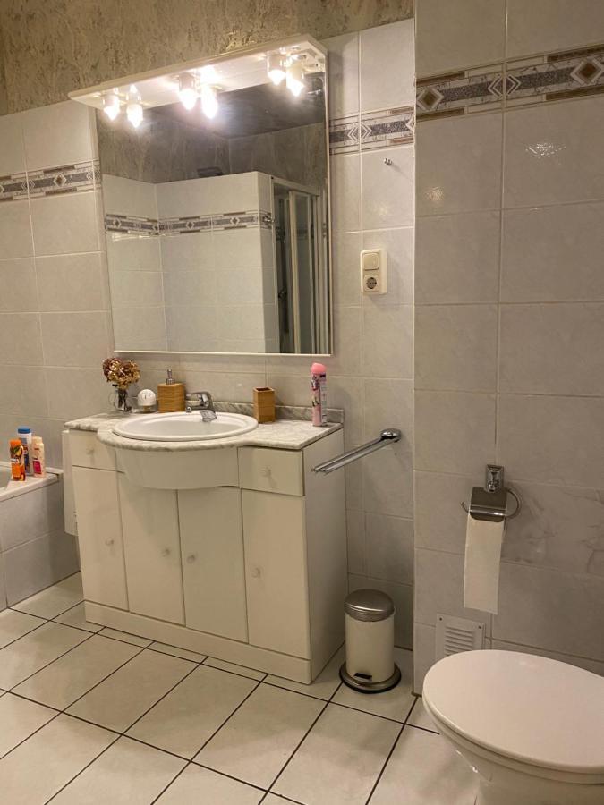 Central Shared Apartment, Friesenplatz โคโลญ ภายนอก รูปภาพ