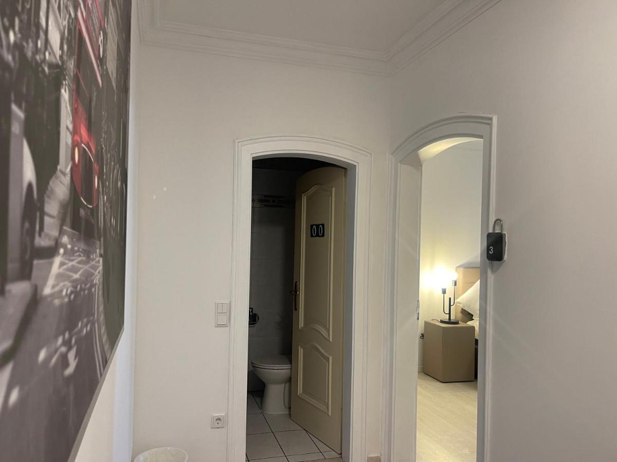 Central Shared Apartment, Friesenplatz โคโลญ ภายนอก รูปภาพ