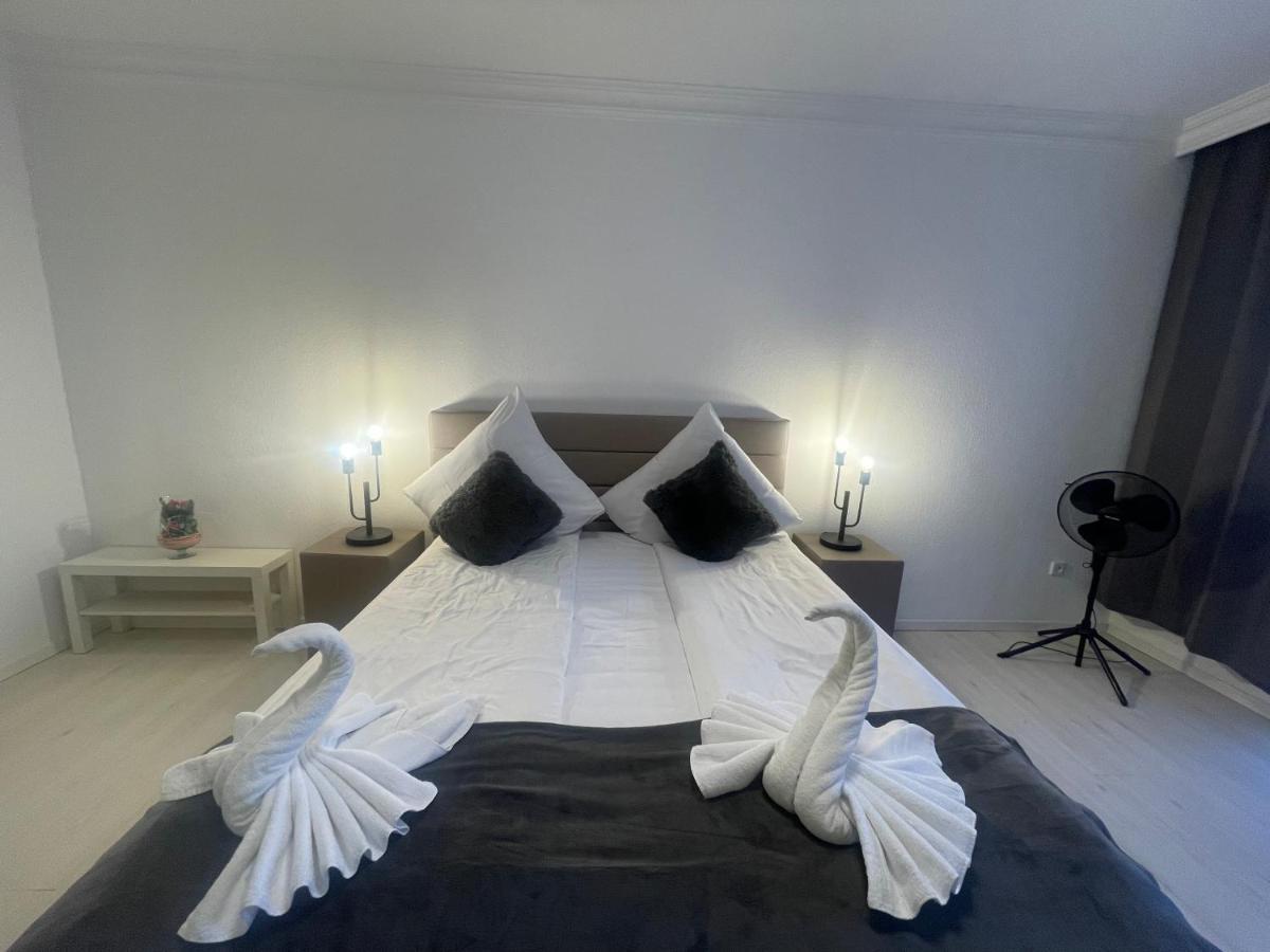 Central Shared Apartment, Friesenplatz โคโลญ ภายนอก รูปภาพ